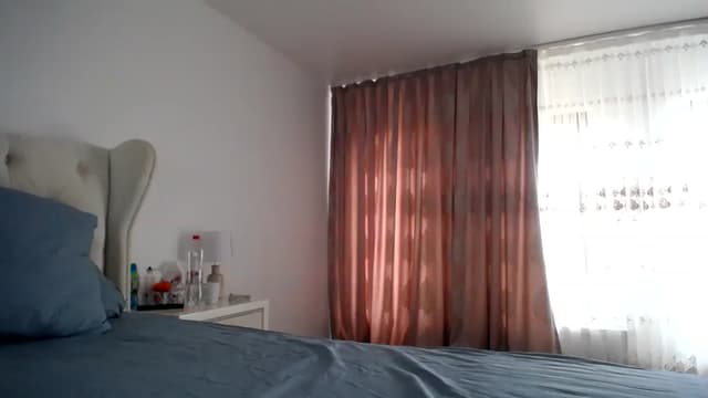 Gallery image thumbnail from L_A_U's myfreecams stream on, 12/12/2022, 10:32 image 14 of 20