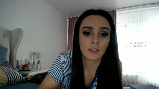 Gallery image thumbnail from L_A_U's myfreecams stream on, 12/12/2022, 10:32 image 13 of 20