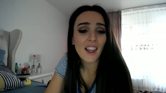 Gallery image thumbnail from L_A_U's myfreecams stream on, 12/12/2022, 10:32 image 10 of 20