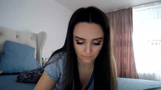 Gallery image thumbnail from L_A_U's myfreecams stream on, 12/12/2022, 10:32 image 16 of 20