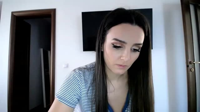 Gallery image thumbnail from L_A_U's myfreecams stream on, 12/12/2022, 13:19 image 10 of 20