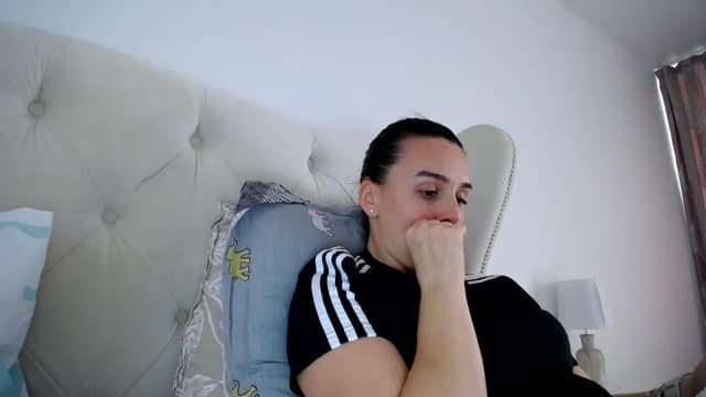 Gallery image thumbnail from L_A_U's myfreecams stream on, 02/22/2023, 10:20 image 15 of 20