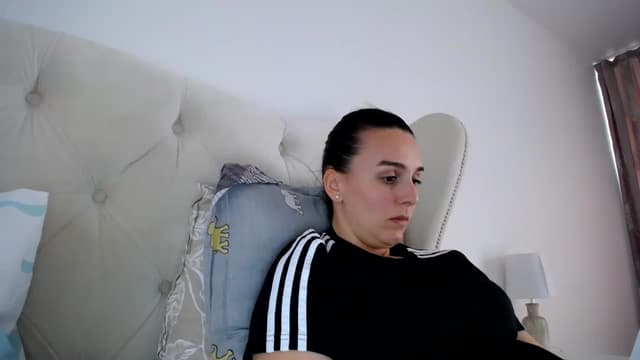 Gallery image thumbnail from L_A_U's myfreecams stream on, 02/22/2023, 10:20 image 16 of 20