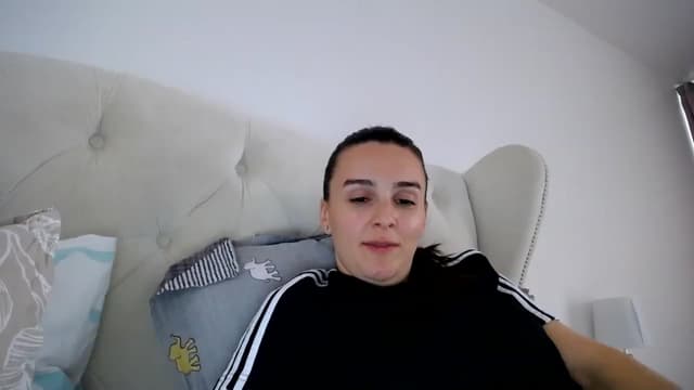 Gallery image thumbnail from L_A_U's myfreecams stream on, 02/22/2023, 11:43 image 4 of 20