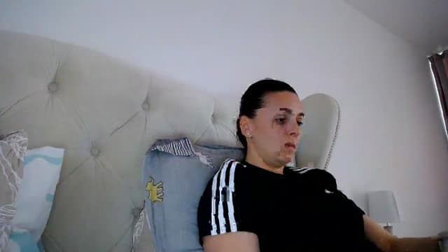 Gallery image thumbnail from L_A_U's myfreecams stream on, 02/22/2023, 11:43 image 10 of 20