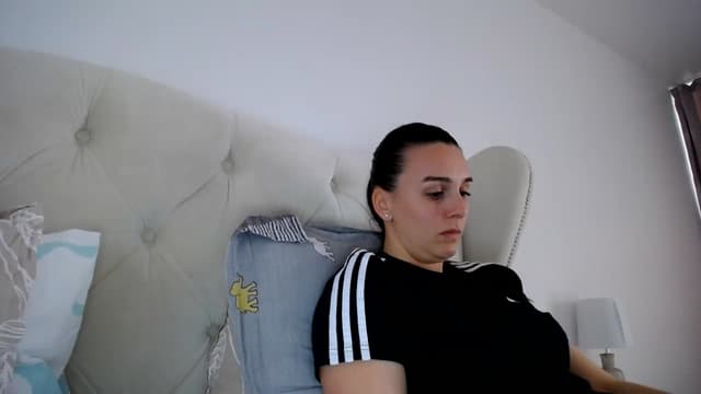 Gallery image thumbnail from L_A_U's myfreecams stream on, 02/22/2023, 11:43 image 9 of 20
