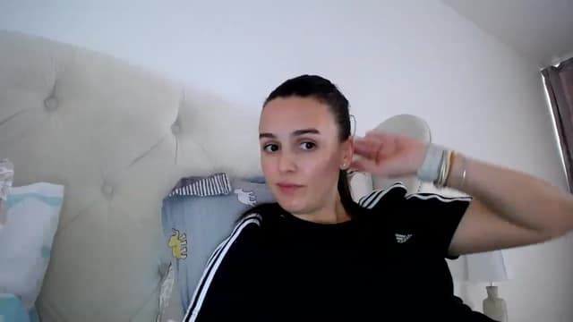 Gallery image thumbnail from L_A_U's myfreecams stream on, 02/22/2023, 11:43 image 18 of 20