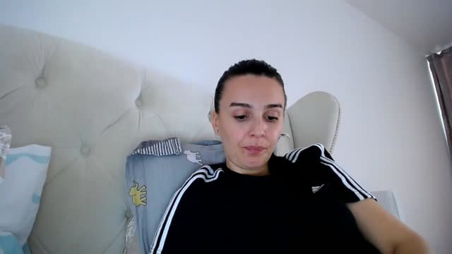 Gallery image thumbnail from L_A_U's myfreecams stream on, 02/22/2023, 11:43 image 19 of 20