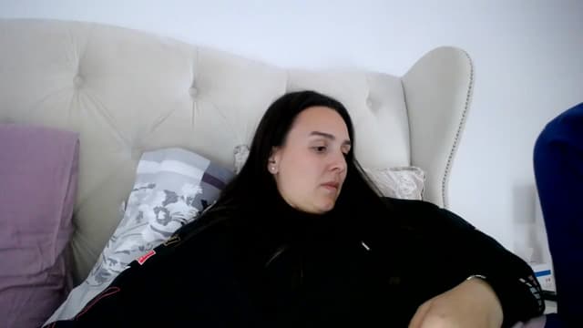 Gallery image thumbnail from L_A_U's myfreecams stream on, 04/02/2023, 14:17 image 12 of 20