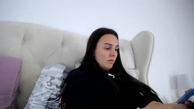 Gallery image thumbnail from L_A_U's myfreecams stream on, 04/02/2023, 14:17 image 4 of 20