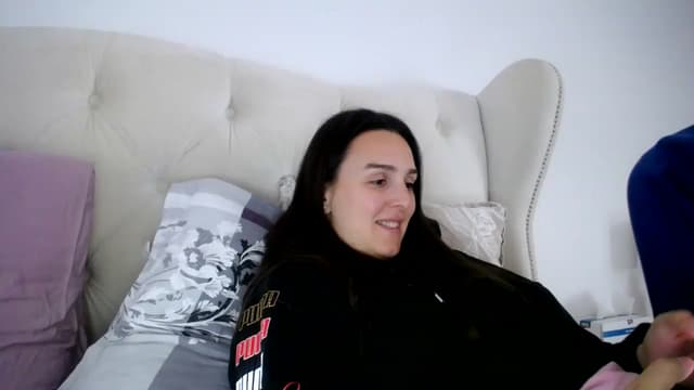 Gallery image thumbnail from L_A_U's myfreecams stream on, 04/02/2023, 14:17 image 13 of 20