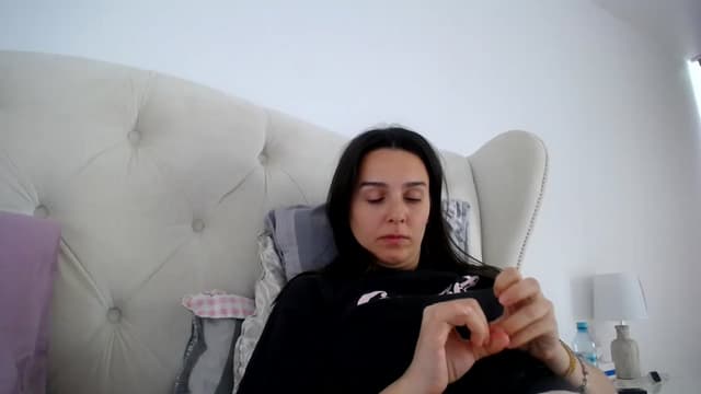 Gallery image thumbnail from L_A_U's myfreecams stream on, 04/03/2023, 12:22 image 11 of 20