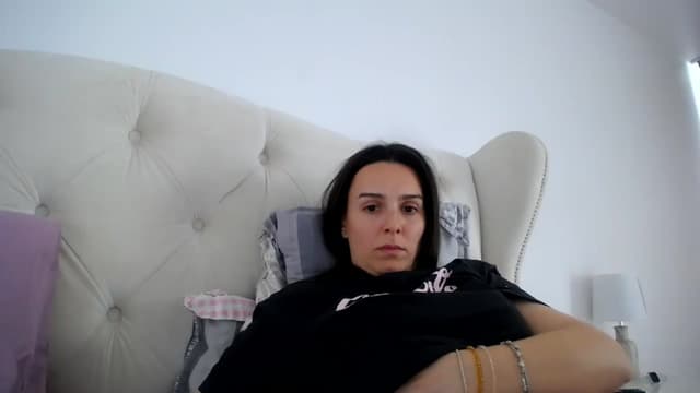 Gallery image thumbnail from L_A_U's myfreecams stream on, 04/03/2023, 12:22 image 15 of 20
