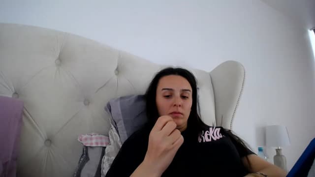 Gallery image thumbnail from L_A_U's myfreecams stream on, 04/03/2023, 12:22 image 2 of 20