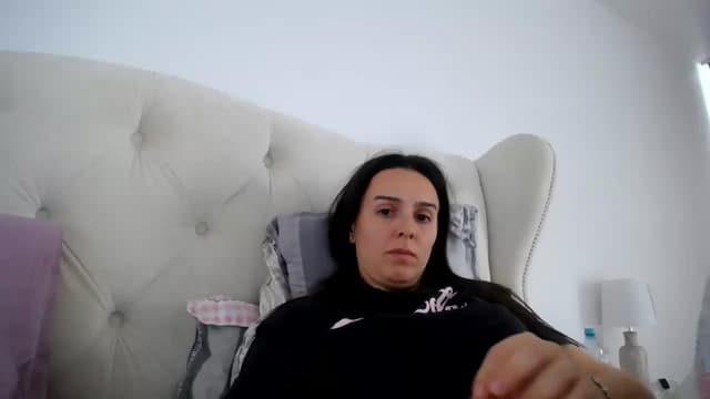 Gallery image thumbnail from L_A_U's myfreecams stream on, 04/03/2023, 12:22 image 16 of 20