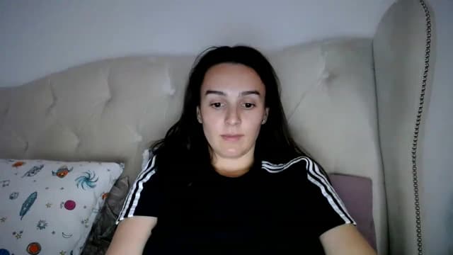 Gallery image thumbnail from L_A_U's myfreecams stream on, 04/04/2023, 09:30 image 19 of 20