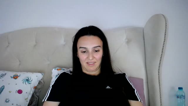 Gallery image thumbnail from L_A_U's myfreecams stream on, 04/04/2023, 09:30 image 5 of 20