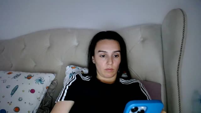 Gallery image thumbnail from L_A_U's myfreecams stream on, 04/04/2023, 09:30 image 15 of 20