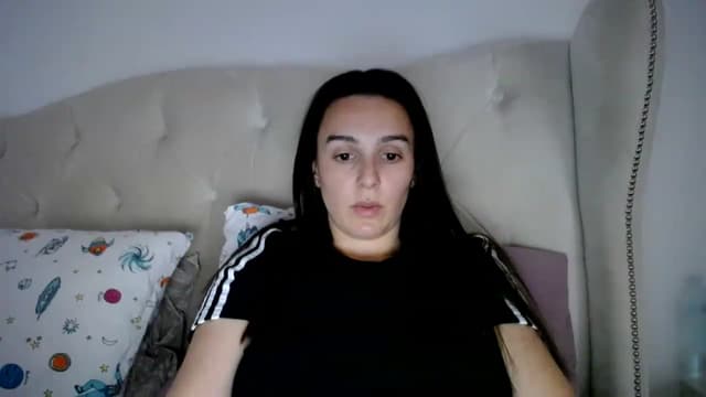 Gallery image thumbnail from L_A_U's myfreecams stream on, 04/04/2023, 09:30 image 14 of 20