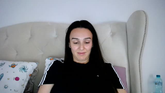 Gallery image thumbnail from L_A_U's myfreecams stream on, 04/04/2023, 09:30 image 4 of 20