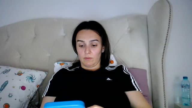 Gallery image thumbnail from L_A_U's myfreecams stream on, 04/04/2023, 11:15 image 14 of 20