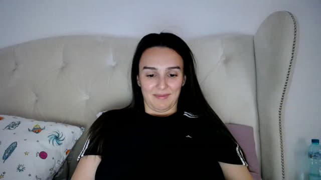 Gallery image thumbnail from L_A_U's myfreecams stream on, 04/04/2023, 11:15 image 3 of 20