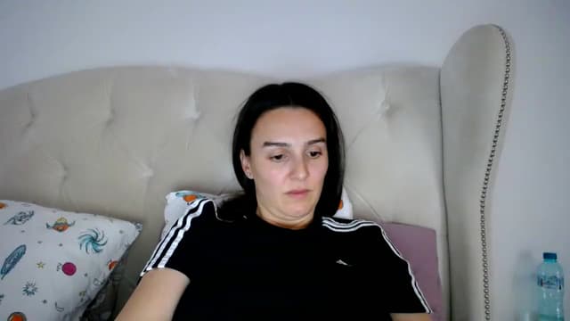 Gallery image thumbnail from L_A_U's myfreecams stream on, 04/04/2023, 11:15 image 17 of 20