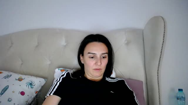 Gallery image thumbnail from L_A_U's myfreecams stream on, 04/04/2023, 11:15 image 18 of 20