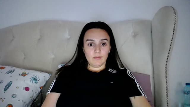 Gallery image thumbnail from L_A_U's myfreecams stream on, 04/04/2023, 11:15 image 6 of 20