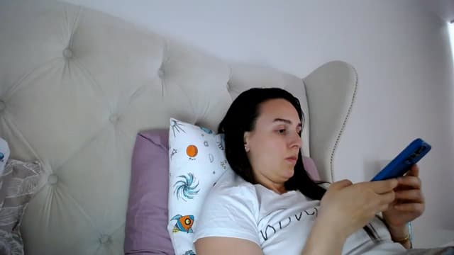 Gallery image thumbnail from L_A_U's myfreecams stream on, 04/06/2023, 11:45 image 15 of 20