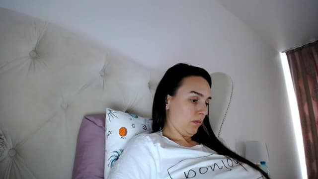 Gallery image thumbnail from L_A_U's myfreecams stream on, 04/06/2023, 11:45 image 5 of 20