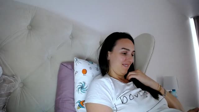Gallery image thumbnail from L_A_U's myfreecams stream on, 04/06/2023, 11:45 image 11 of 20