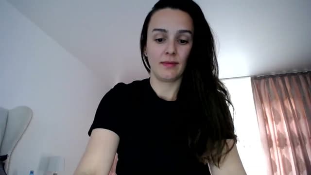 Gallery image thumbnail from L_A_U's myfreecams stream on, 04/24/2023, 10:57 image 3 of 20