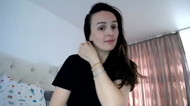 Gallery image thumbnail from L_A_U's myfreecams stream on, 04/24/2023, 10:57 image 8 of 20
