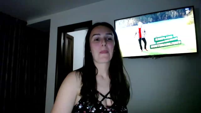 Gallery image thumbnail from L_A_U's myfreecams stream on, 04/24/2023, 21:03 image 9 of 20