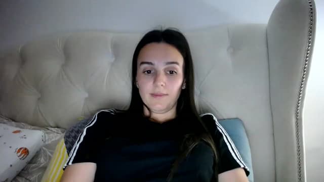 Gallery image thumbnail from L_A_U's myfreecams stream on, 05/03/2023, 19:53 image 15 of 20