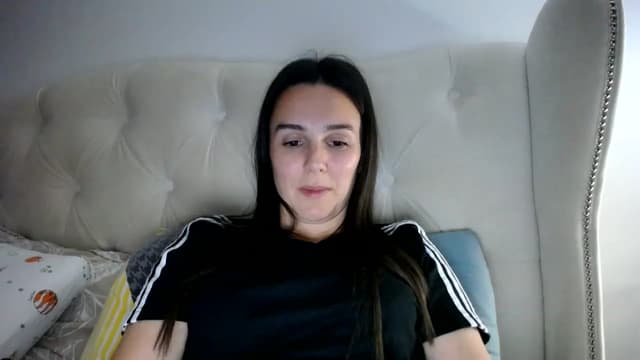 Gallery image thumbnail from L_A_U's myfreecams stream on, 05/03/2023, 19:53 image 18 of 20