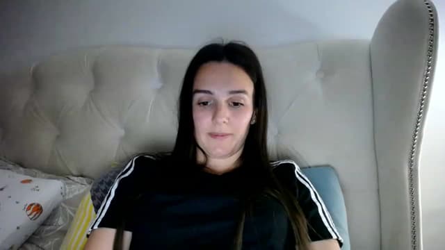 Gallery image thumbnail from L_A_U's myfreecams stream on, 05/03/2023, 19:53 image 14 of 20