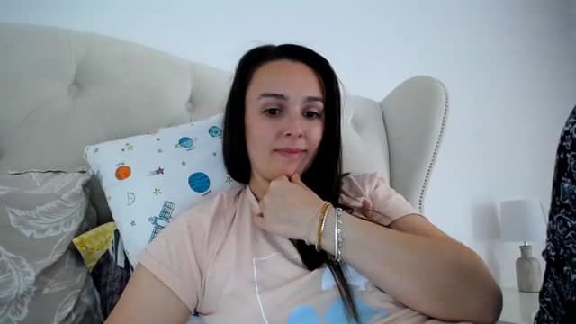 Gallery image thumbnail from L_A_U's myfreecams stream on, 05/10/2023, 12:44 image 19 of 20