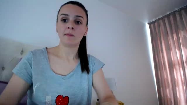 Gallery image thumbnail from L_A_U's myfreecams stream on, 05/12/2023, 12:52 image 18 of 20