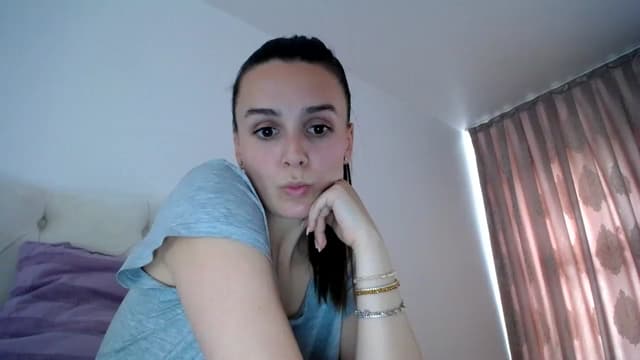 Gallery image thumbnail from L_A_U's myfreecams stream on, 05/12/2023, 12:52 image 12 of 20