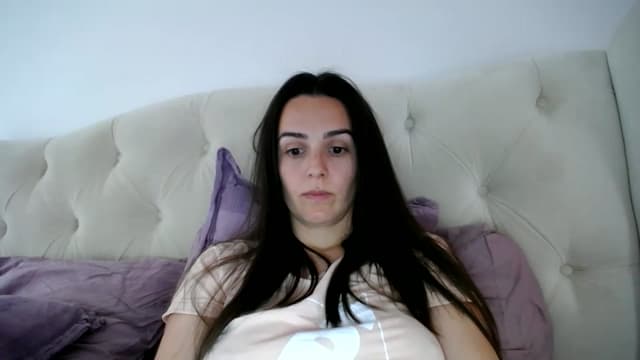 Gallery image thumbnail from L_A_U's myfreecams stream on, 05/17/2023, 11:55 image 10 of 20