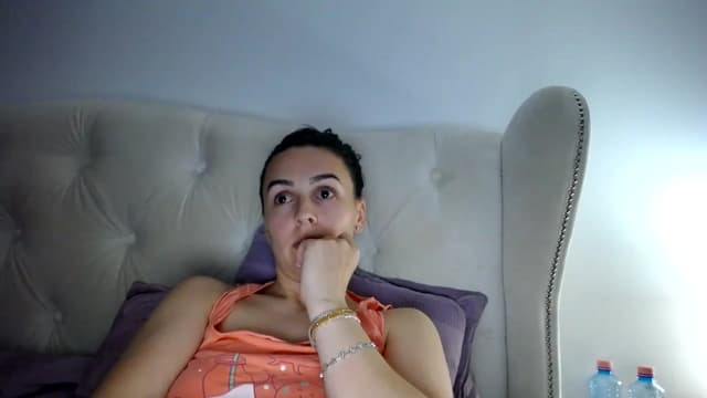 Gallery image thumbnail from L_A_U's myfreecams stream on, 05/18/2023, 21:42 image 15 of 20