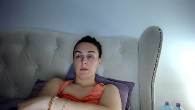 Gallery image thumbnail from L_A_U's myfreecams stream on, 05/18/2023, 21:42 image 16 of 20