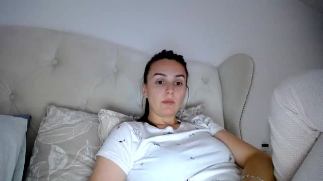 Gallery image thumbnail from L_A_U's myfreecams stream on, 05/21/2023, 16:16 image 16 of 20
