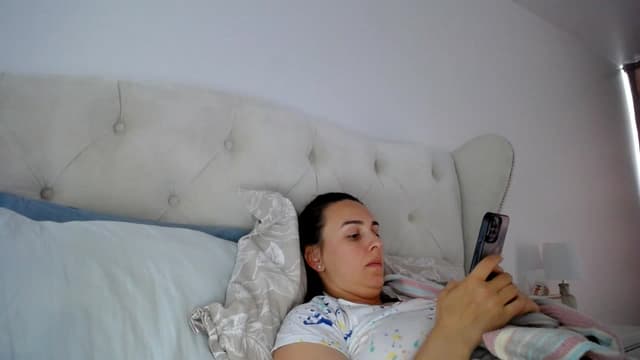 Gallery image thumbnail from L_A_U's myfreecams stream on, 05/22/2023, 10:06 image 3 of 20