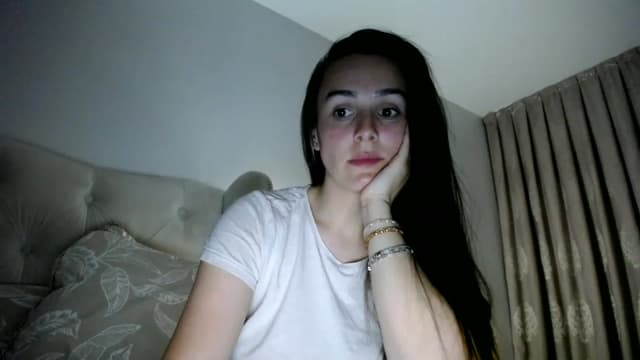 Gallery image thumbnail from L_A_U's myfreecams stream on, 06/04/2023, 02:15 image 1 of 20