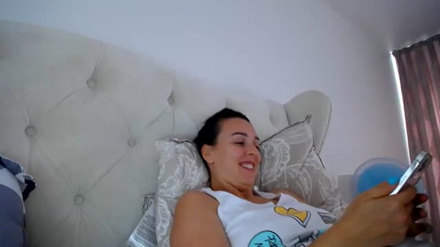 Gallery image thumbnail from L_A_U's myfreecams stream on, 08/06/2023, 11:50 image 5 of 20