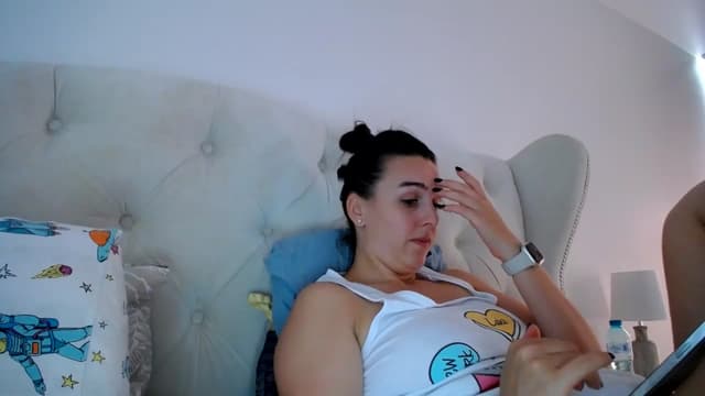 Gallery image thumbnail from L_A_U's myfreecams stream on, 09/14/2023, 08:15 image 2 of 20