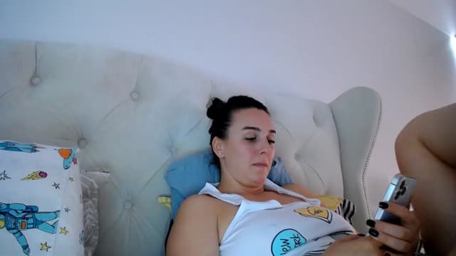 Gallery image thumbnail from L_A_U's myfreecams stream on, 09/14/2023, 08:15 image 12 of 20